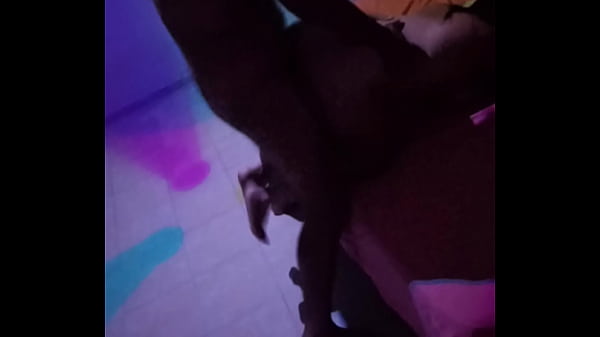 Puta culona de perrito