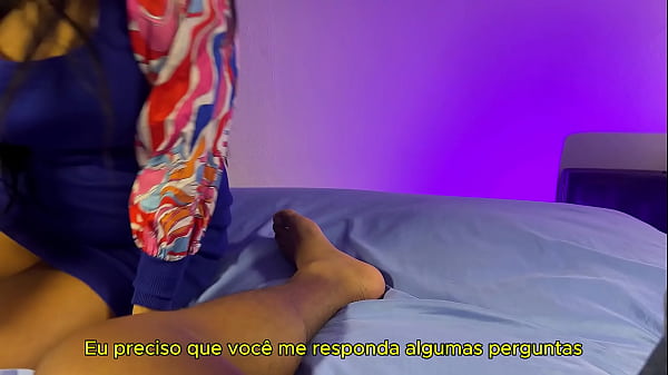 Madrasta peituda quer engravidar e seduz o enteado para encher a buceta