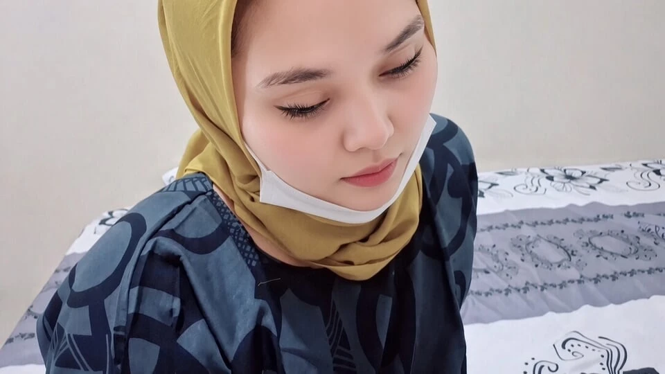 After I had sex at the boarding room of my husband’s Indian friend, my husband coaxed me into having sex again-Indonesian Viral